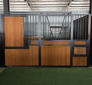 Chaque écurie est équipée d'un support à <span class=keywords><strong>foin</strong></span> indépendant et d'un bol d'eau. Nos écuries garantissent que chaque cheval peut manger et boire - Product Image 6