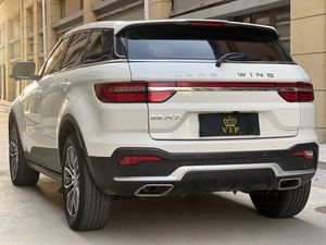 Landwind X7 SUV 2.0T Automático Usado del 2016, Motor <span class=keywords><strong>Mitsubishi</strong></span>, Techo Panorámico, Asientos Eléctricos, Bien Mantenido - Product Image 3