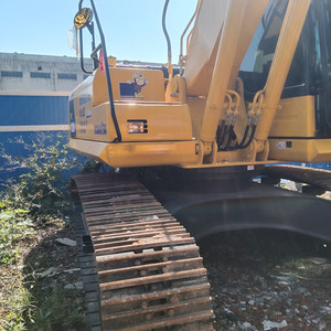 รถขุดโคมัตสึ PC 220 รุ่น PC220-8 มือสอง ของแท้จากญี่ปุ่น น้ำหนัก 22 ตัน - Product Image 3