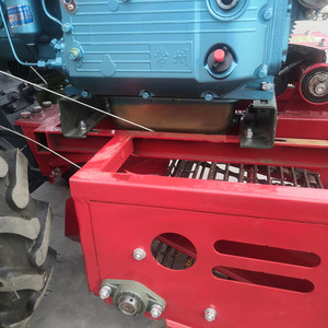 Mini-récolteuse d'ail à transmission par engrenages, machine agricole à haute productivité - Product Image 3