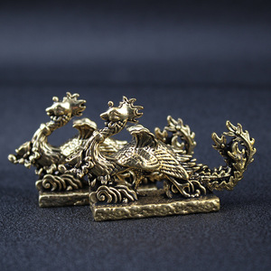 Ornement Phénix en laiton pur, sculpture Dragon et Phénix, figurine décorative de table pour la maison, le salon, ou comme figurine de thé. - Product Image 1