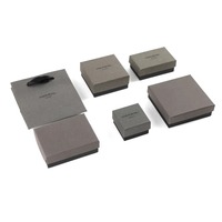 Petite boîte d'emballage de bijoux en carton gris personnalisée pour la Saint-Valentin Ensemble de boucles d'oreilles et colliers de style occidental Éponge personnalisée