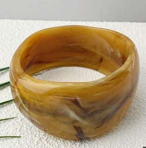 Kaimei 2025 perhiasan Fashion wanita pelat emas, gelang akrilik Resin besar bertekstur perempuan Chunky berpola tidak beraturan - Product Image 4