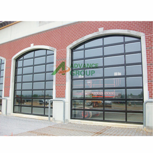 <span class=keywords><strong>Porte</strong></span> <span class=keywords><strong>de</strong></span> <span class=keywords><strong>garage</strong></span> <span class=keywords><strong>sectionnelle</strong></span> moderne à vue panoramique en verre avec quincaillerie noire mate - Product Image 5