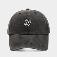 Casquettes de papa confortables et ajustables brodées d'un cœur, 8 couleurs, casquettes en coton doux pour toutes les saisons et idéales pour offrir
