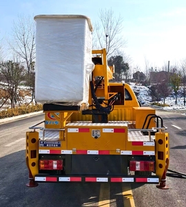 Camioneta Foton de Doble Cabina con Volante a la Derecha, Plataforma Elevadora Telescópica para Reparaciones de Emergencia y Recolección de Frutas - Product Image 6