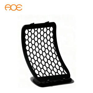 Kit de Guardabarros de Aleación de Aluminio y Placa Antirrayas para el Arco de la Rueda Delantera para BMW M3 M4 F80 F82 - Product Image 2