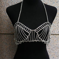 Ensemble une pièce de lingerie de luxe exagéré, style européen-américain, orné de strass et de cristaux, avec chaîne de corps et culotte à pampilles multicouches