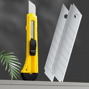 Cuchillo utilitario con mango de ABS de 18mm, cortador de seguridad OEM barato de China con hoja Sk5 <span class=keywords><strong>a</strong></span> presión - Product Image 3