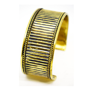 2025 Oregon 3mm Engraved Gold Bangle Australia Christmas Polished Hand viral bangle Jewelry Embosses Chunky <b>Bracelet</b> Jewelry - Product Image 1