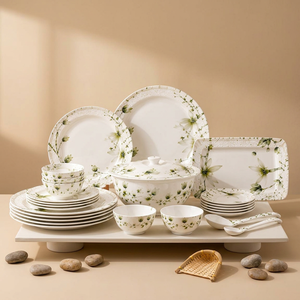 Service de vaisselle en céramique florale avec couvercle, assiettes rondes, bols, plateau de service, design floral peint à la main, vaisselle de fête - Product Image 3