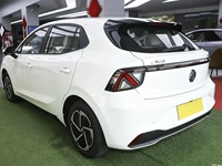 MG4 2026, berline électrique, autonomie de 437 km, véhicule électrique urbain intelligent, voiture électrique compacte haute performance