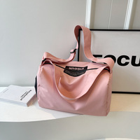Sac de sport en polyester durable avec fermeture à cordon pour femmes, pratique pour les voyages et le fitness, avec séparation sec-humide
