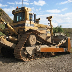 Bulldozer sur chenilles D9N d'occasion, moment de charge élevé 40000 kg, capacité de nivellement 8,6 m - Product Image 1