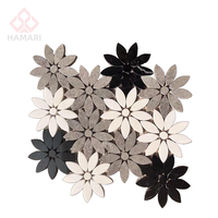 Mosaïque florale artistique en marbre avec accents métalliques pour hall d'entrée et mur de douche, OEM en stock