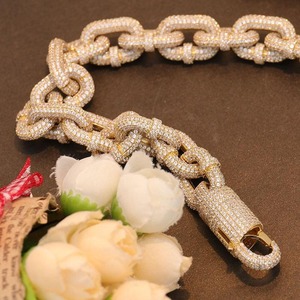 Chaîne cubaine en moissanite de qualité supérieure, idéale pour les mariages ou les fêtes, disponible au prix d'usine. - Product Image 4