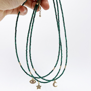 Collana Girocollo Unisex Trendy con Ciondoli a Forma di Luna Crescente e Ali di Stella con Strass di Quarzo, Placcata in Oro 14K - Product Image 3