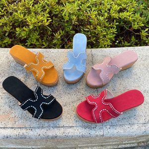 Sandalias de cuña con forma de H y adornos de diamantes de imitación, plataforma de gamuza artesanal, cómodas, multicolor, para mujer, de verano, para exteriores, sin cordones. - Product Image 1