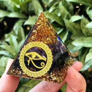 Pyramide de galets de cristal en résine époxy, ornement de bureau, décoration d'aquarium, feuille d'or, améthyste, obsidienne, cadeau - Product Image 1