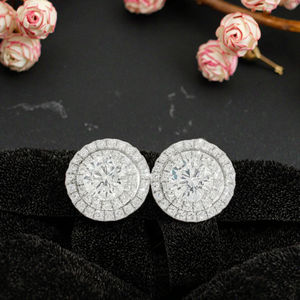 Pendientes de tuerca de lujo de oro blanco de 18 quilates con 2 diamantes cultivados en laboratorio NGTC, diseño de Halo hecho a mano certificado, regalo para mujer - Product Image 1
