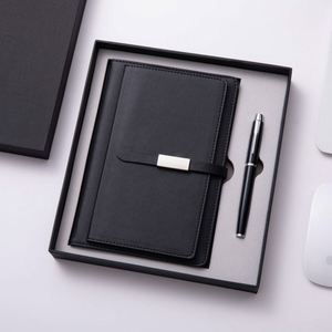 Set de Regalo VIP Rojo Personalizado con Logotipo Grabado, Cuaderno Creativo, Bolígrafo, Tarjetero, Llavero - Set de Cuatro Piezas, Ideal para Regalos Escolares o Bancarios - Product Image 5