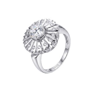 Anillo de cóctel de moissanita chapado en oro de 22 quilates y plata 925 para mujer, corte brillante redondo, diseño floral, engaste pavé, estilo romántico - Product Image 2
