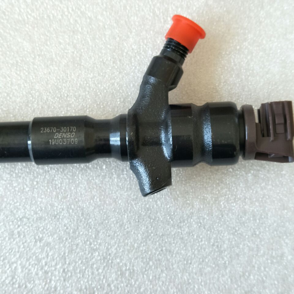 common rail injector 295900-0190 295900-0240 fuel injector 23670-30170 23670-39445 for Toyota 1KD-FTV 3.0d ,D-4D, Euro 5