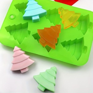 Molde de Silicona <span class=keywords><strong>para</strong></span> Árbol de Navidad de 6 Cavidades, Molde <span class=keywords><strong>para</strong></span> Pastelitos, Chocolates y Dulces <span class=keywords><strong>para</strong></span> Hornear en Navidad, Libre de BPA, Fácil de Desmoldar - Product Image 4