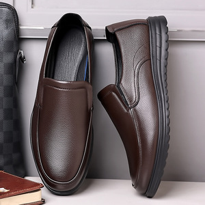 รองเท้าโลฟเฟอร์หนังแท้บุรุษ หนังวัวชั้นดี สวมใส่สบาย สีน้ำตาล เหมาะสำหรับธุรกิจและงานทางการ พื้นรองเท้าน้ำหนักเบา สีพื้น ผลิตที่เมืองเหวินโจว - Product Image 3