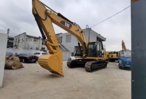 รถขุดตีนตะขาบ329D2หนอน329d ใช้ในญี่ปุ่นของแท้ - Product Image 2