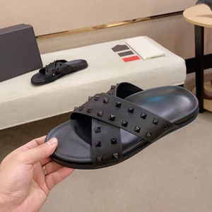 High-end Classic designer Casual Shoes men Fashion Thick-Topped designer Slippers women luxury Rivet Sandals <b>Slides</b> Slippers - Product Image 5