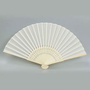 พัดไม้ไผ่พับได้ลายดอกไม้แกะสลักและเพ้นท์ลายศิลปะพื้นบ้าน เหมาะสำหรับงานปาร์ตี้และโปรโมชั่น - Product Image 1