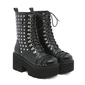 Bottines à talon compensé en cuir verni noir personnalisées avec logo CHENO pour femmes - Product Image 3