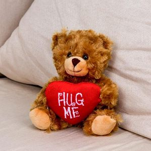 Orsacchiotto Hug Me Cremoso Color Mocha con Messaggio 'Hug Me' Cucito, Peluche Super Morbido da 9 Pollici, Giocattolo Antistress per Regalo di Anniversario - Product Image 3