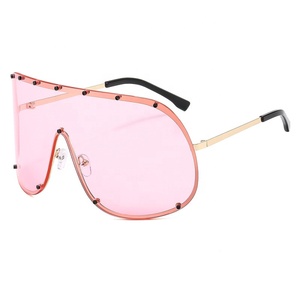 Juncture JYXA68238 Nuovi <span class=keywords><strong>Occhiali</strong></span> <span class=keywords><strong>da</strong></span> <span class=keywords><strong>Sole</strong></span> Oversize Stile Y2k con Lente Unica <span class=keywords><strong>a</strong></span> Visiera per Uomo e Donna, Antivento, Neri, UV400 - Product Image 6