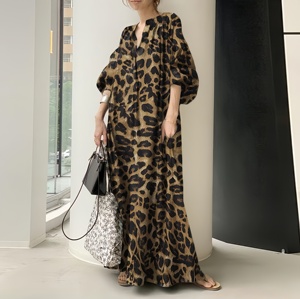 Nouvelle <span class=keywords><strong>robe</strong></span> longue TKS pour femme, imprimé léopard, manches bouffantes, col en V, avec poches, style musulman, en mousseline ample - Product Image 3