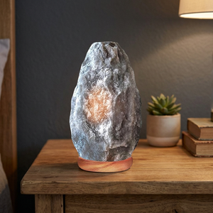 Lampes en sel gris de l'Himalaya de haute qualité, forme naturelle, 2-3 kg, avec base en bois. - Product Image 1