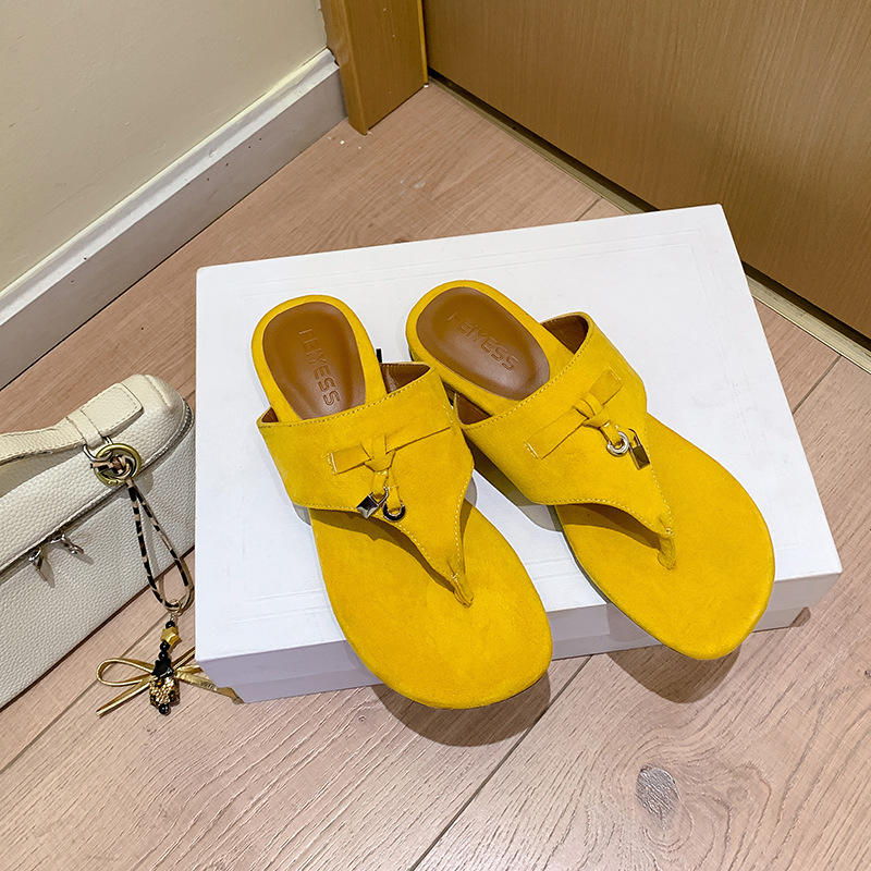 สีเหลือง