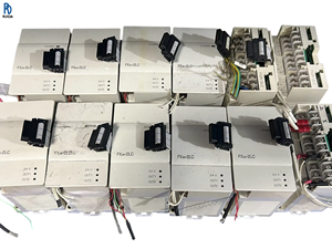 โมดูล PLC FX2N-2LC ตัวควบคุมลอจิกแบบตั้งโปรแกรมได้ โมดูลควบคุมระบบอัตโนมัติทางอุตสาหกรรม โมดูลอินพุตเอาต์พุตแบบอะนาล็อก คุณภาพสูง - Product Image 1