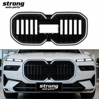 Grille LED lumineuse à ajustement précis 1:1 pour BMW G70 2024, look M amélioré, sans espaces de montage, compatible PDC, installation facile, qualité usine B2B