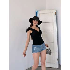 Chemisier en tricot pour femme, style décontracté, à volants aux épaules, avec ceinture, élastique, pour tous les jours - Product Image 2