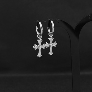 Boucles d'oreilles pendantes croisées vintage au design simple et unique, en acier inoxydable, style luxe léger Hip Hop unisexe, bijoux de mode, vente en gros - Product Image 4