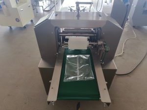 Fournisseurs de machines d'emballage automatiques à flux servo de type oreiller pour biscuits/crêpes/bonbons/chocolats de Foshan - Product Image 4