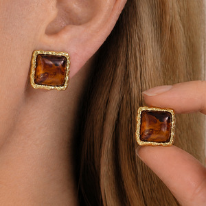 Pendientes de Resina Ámbar Geométricos Irregulares, Estéticos, de Lujo, Elegantes, Minimalistas, para Mujer, Joyería Fina - Product Image 4