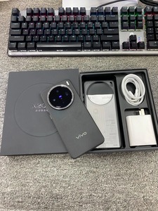Smartphone Android 5G d'occasion, débloqué, VIVO X200 Noir, Dimensity 9400, 6,67 pouces, 5800 mAh, 120 Hz - Product Image 1
