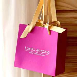 Bolsas de Papel Clásicas Personalizadas con Impresión UV y Asa de Seda para Relaciones con Antiguos Alumnos, Graduaciones y Reuniones Familiares - Product Image 2
