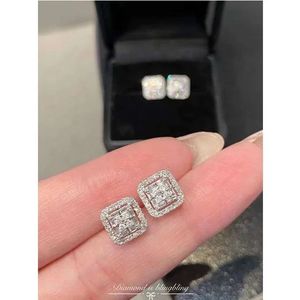 Pendientes de Oro Sólido de 18K con Diamantes Naturales Redondos y Baguettes Cuadrados de 0.50CT, Certificados por IGI, Joyería Fina de Xinfly - Product Image 1