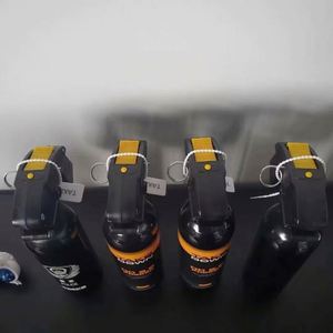 Spray de <span class=keywords><strong>défense</strong></span> personnelle Mace Bear pour toute <span class=keywords><strong>la</strong></span> famille - Spray facile à utiliser avec verrou de sécurité pour une tranquillité d'esprit en milieu sauvage. - Product Image 5