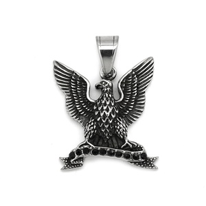 Pendentif Aigle Vintage en Acier Inoxydable Personnalisé, Style Punk Audacieux pour Motard - Product Image 4