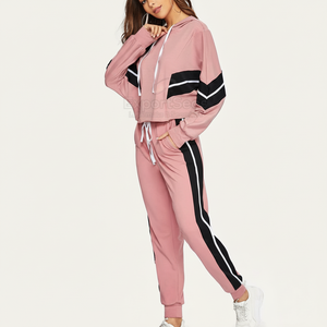 Chándal de estilo callejero con aspecto único y construcción de alta calidad Chándal de algodón suave para mujer - Product Image 1